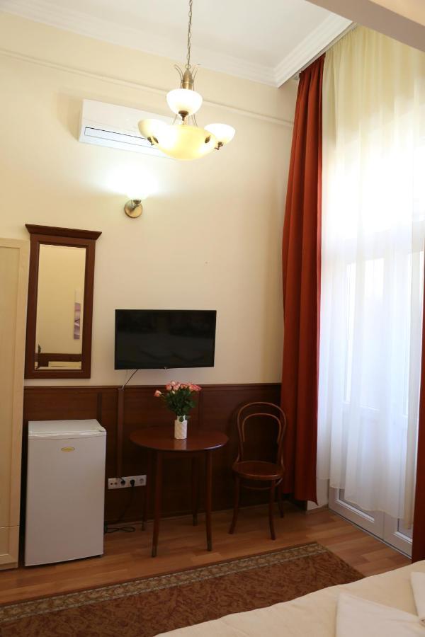 Péterfia Panzió Hotel Debrecen Exterior foto