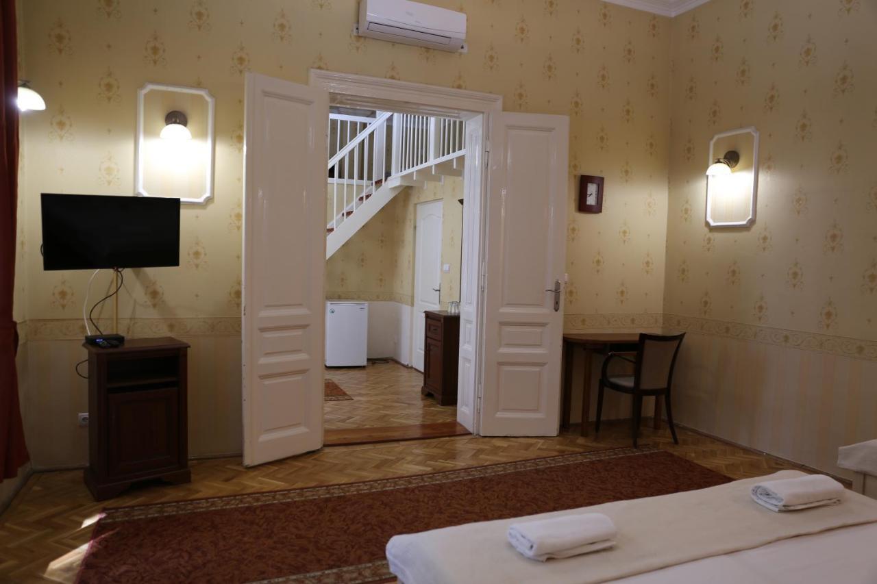 Péterfia Panzió Hotel Debrecen Exterior foto