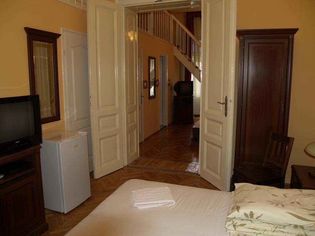 Péterfia Panzió Hotel Debrecen Quarto foto